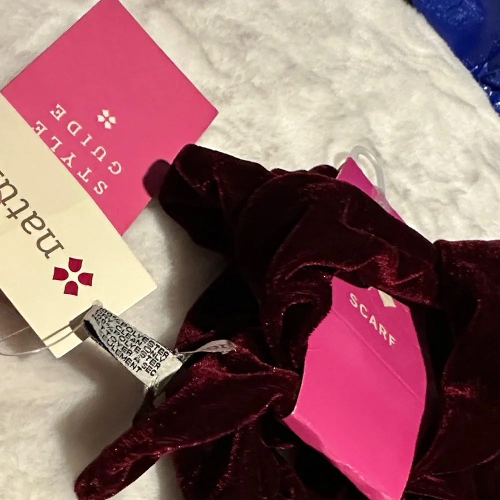 NWT Naturalizer Velvet Garnet Skinny Scarf